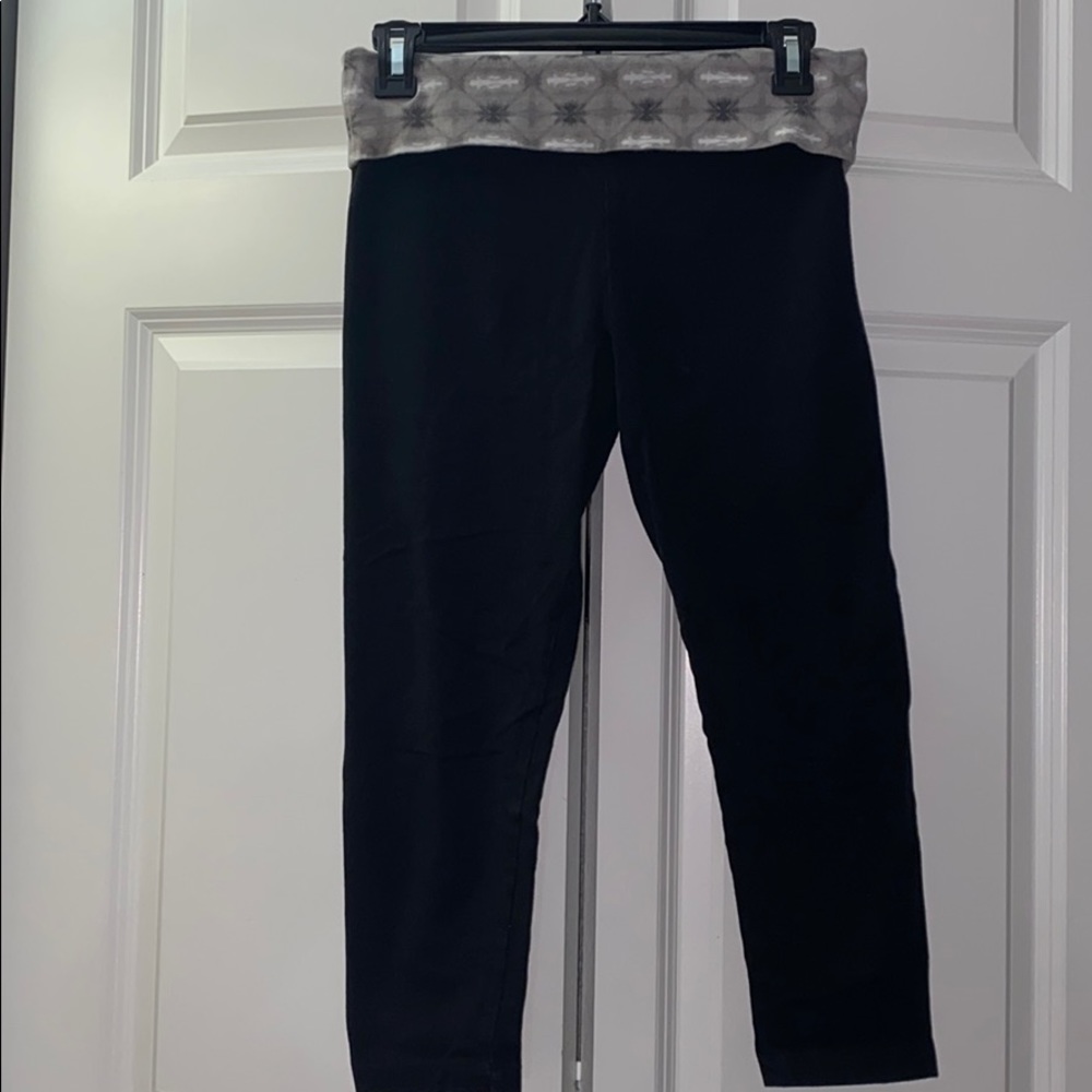 VS crop leggings